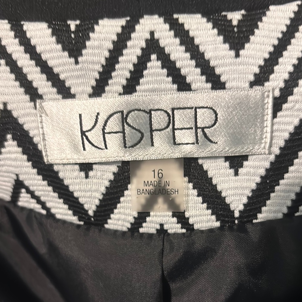 Kasper Black and White Chevron Suit Blazer - Picture 7 of 9